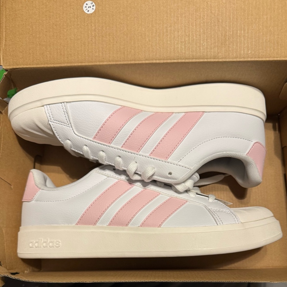 Adidas Streettalk sneakers in a white and clear pink colorway sz 9.5 new